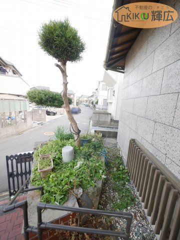 加古川市野口町北野　中古戸建の庭