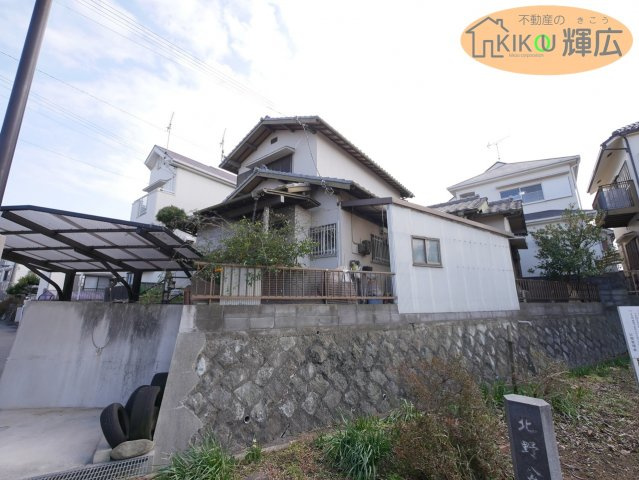 加古川市野口町北野　中古戸建の外観|若干のリフォームは必要になります。住宅ローンのご相談も承っておりますのでお気軽にご連絡下さい。