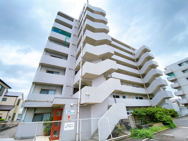 半田第３ロイヤルマンションの外観