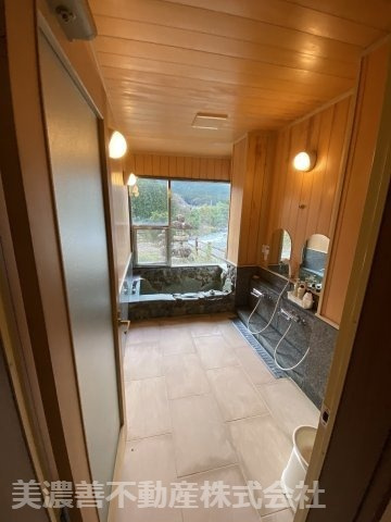 ６０１４９　本巣市佐原保養所の浴室