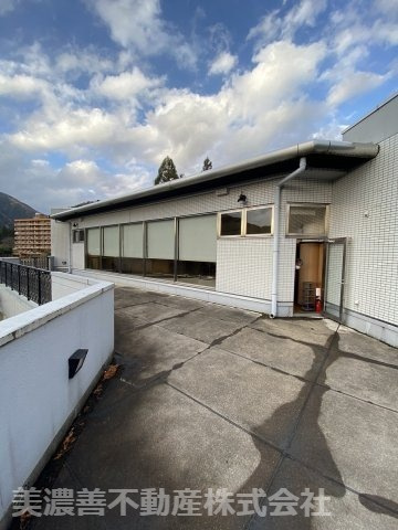 ６０１４９　本巣市佐原保養所のバルコニー