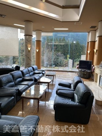 ６０１４９　本巣市佐原保養所の居間・リビング