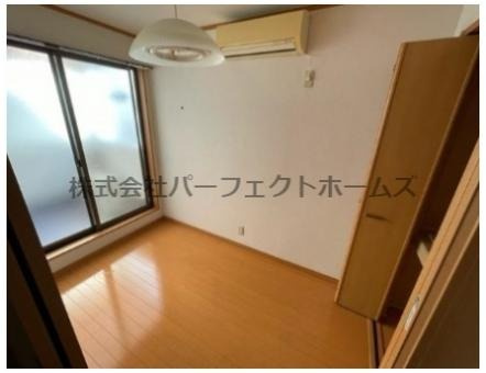 岡東町テラスの居間・リビング|使いやすい居間です