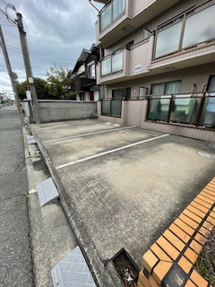 【駐車場】