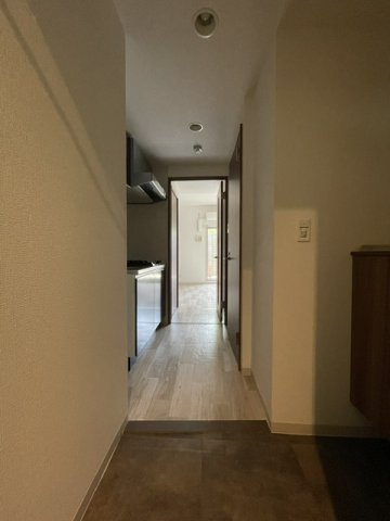 メゾンキコー難波南の玄関