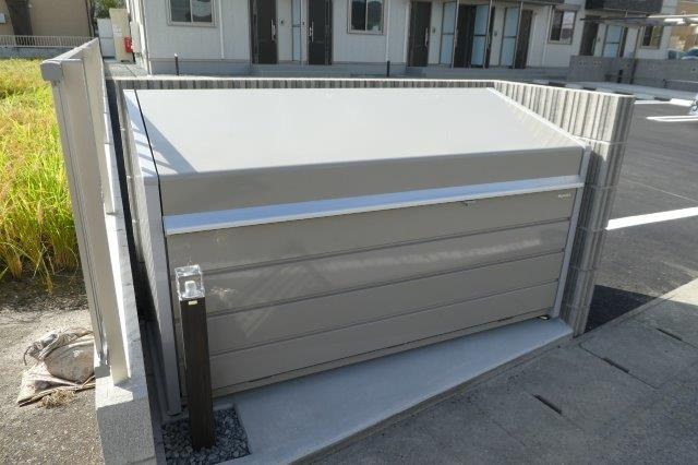 総社市駅南１丁目のアパートのその他共用部分|敷地内専用ゴミステーション