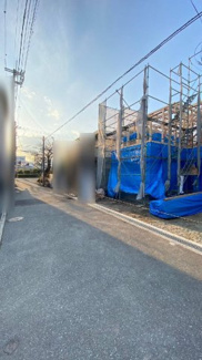 【前面道路含む現地写真】