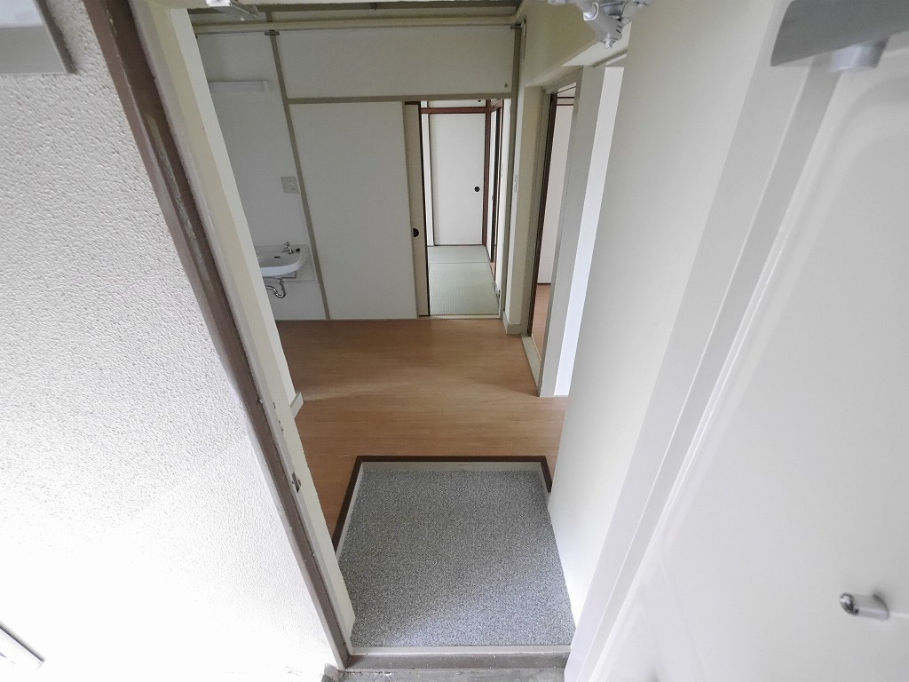 東垂水5号棟の玄関