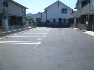 【駐車場】