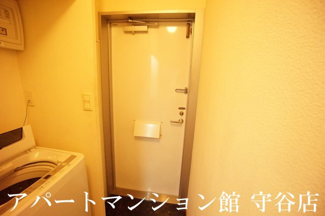 レオパレスイクシードⅡの玄関