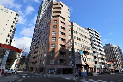 【外観】 | ペルル南森町 | 3ＷＡＹアクセス可能な便利な立地。商店街も徒歩圏内で買物楽々です。