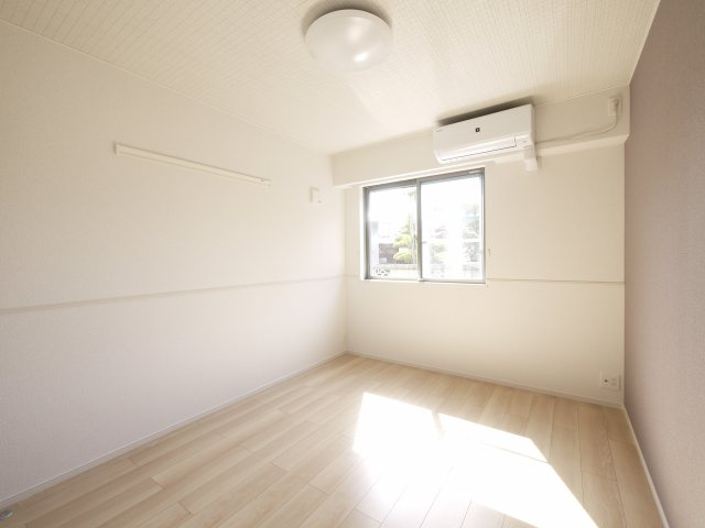 ルナ　ハイツⅡの内装|ゆったりとした居間です