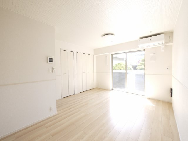 ルナ　ハイツⅡの居間・リビング|こちらのリビングで趣味の時間をお楽しみください