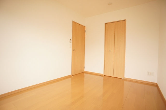 レジデンス二の宮の寝室