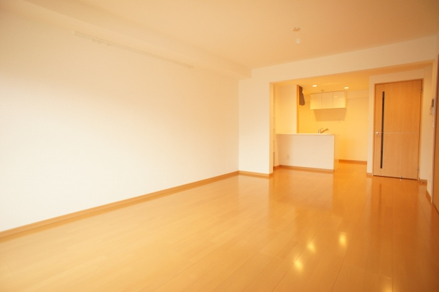 レジデンス二の宮の居間・リビング