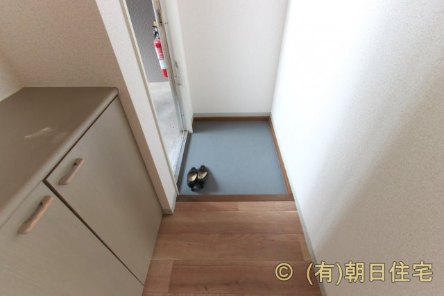 サンシャイン．ヴィラＥの玄関