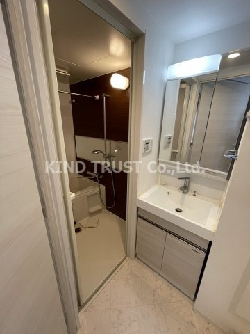 レオンコンフォート天神橋の独立洗面台