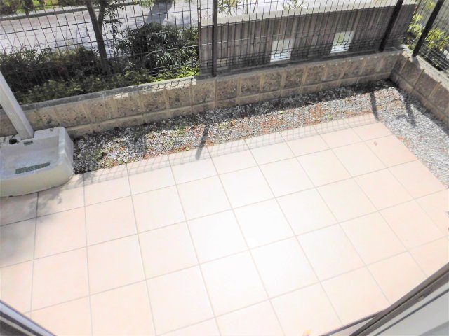 パームフェリーチェ　C棟の庭