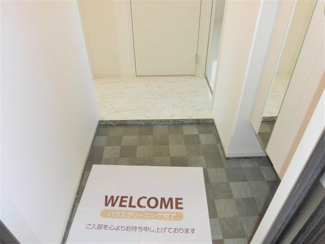 パームフェリーチェ　C棟の玄関