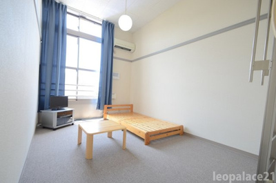 【寝室】 | レオパレスクレスト | 画像6