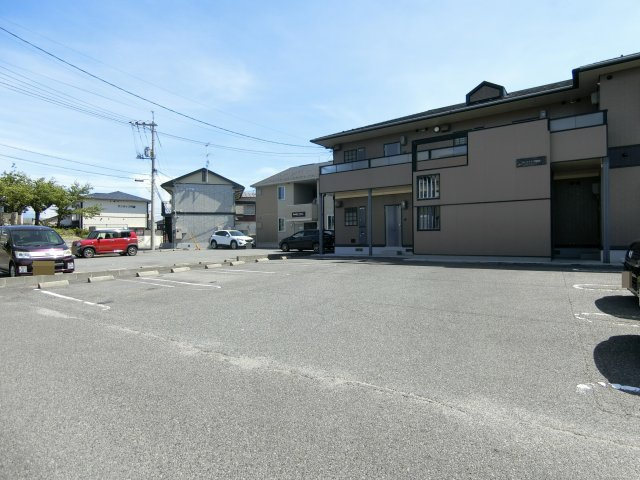 サンライフ門脇Bの駐車場