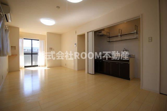 ニューライフ年見の子供部屋|子供部屋としても使い勝手の良いお部屋です