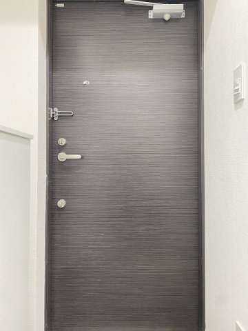 ドミール中延の玄関