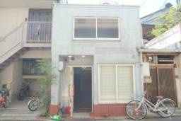 下八文字町店舗付住宅の外観