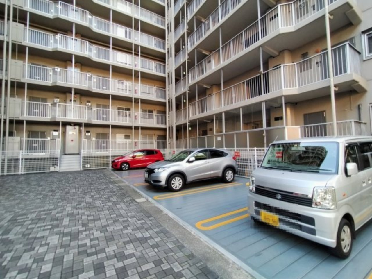 森ノ宮ハイツの駐車場