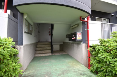 【エントランス】 | 行田ハイツ1号棟