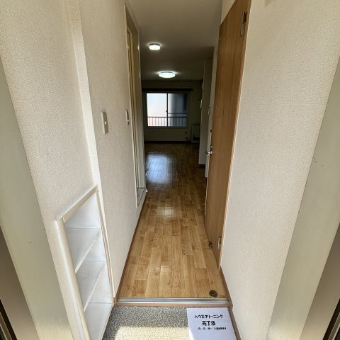 ハイツTATの玄関