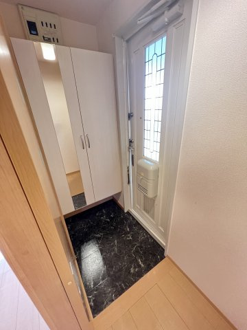 リバティ２１　Aの玄関|別のお部屋のお写真です（反転タイプ）