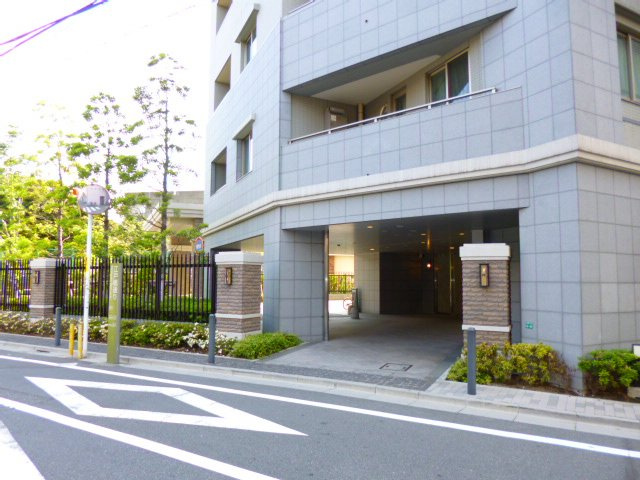Brillia巣鴨のエントランス