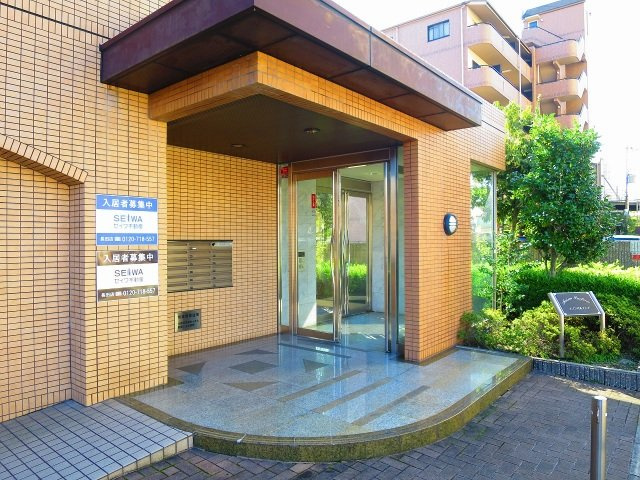 メゾンパルフェートのエントランス