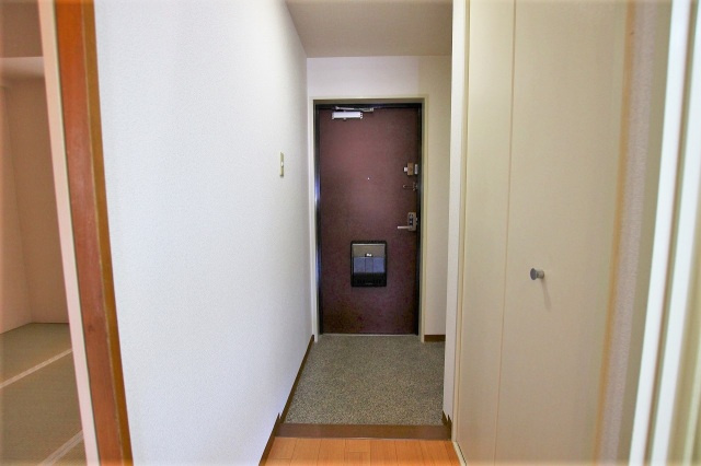 メゾンパルフェートの玄関