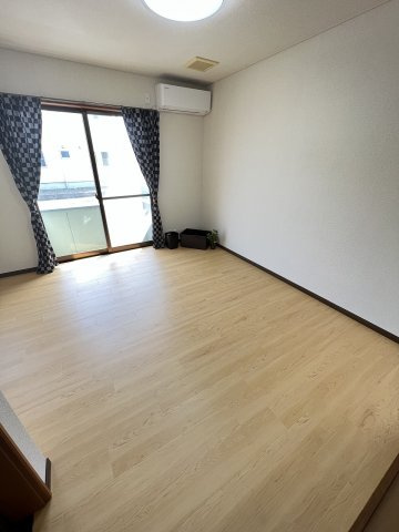 レーベ柿崎の居間・リビング