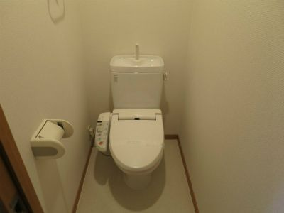 【トイレ】 | リファレンス箱崎 | 落ち着いたトイレです（別部屋2LDK写真）