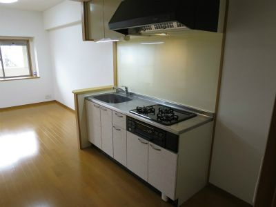 【キッチン】 | リファレンス箱崎 | 使いやすいキッチンです（別部屋2LDK写真）