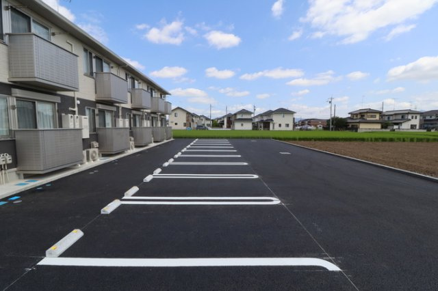 アドバンスの駐車場|駐車場