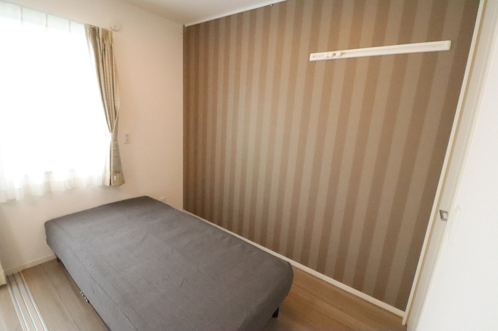 アドバンスの洋室|家具つき洋室