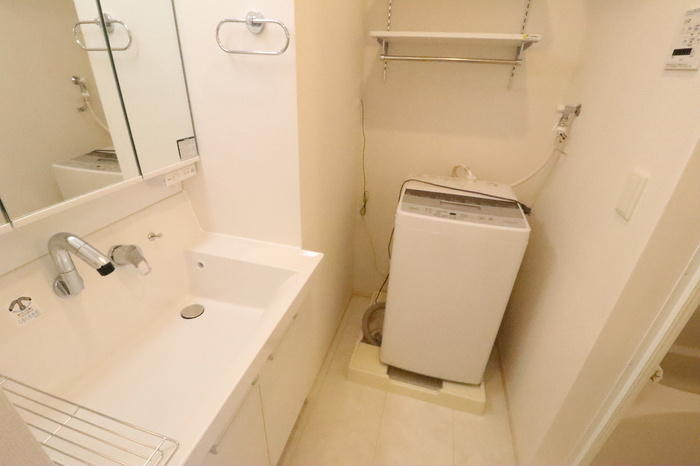 アドバンスの洗面所|洗濯機つき洗面所