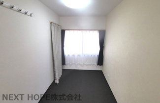 【洋室】 | 【収益】尼崎市瓦宮２丁目中古テラスハウス | ２階洋室です♪収納スペースもあり、使い勝手もです良いです(^^)