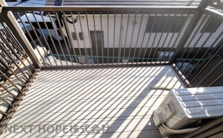 【バルコニー】 | 【収益】尼崎市瓦宮２丁目中古テラスハウス | 南向きバルコニーです♪日当たり良好です！！お洗濯物もすっきり乾きますね(^^)