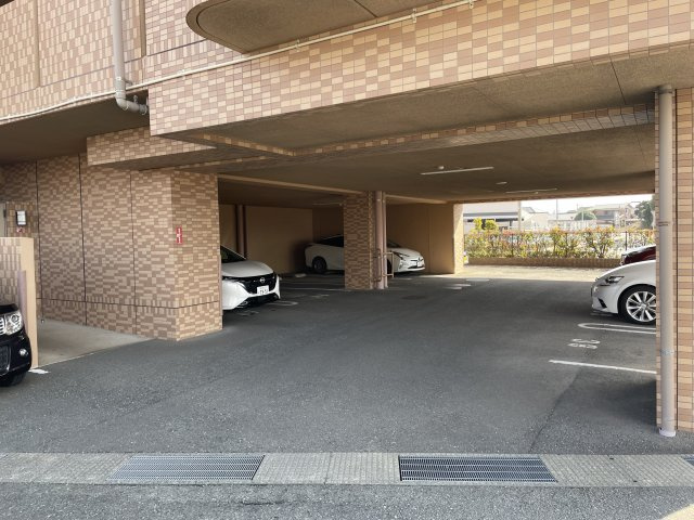 アソシア鳥栖ヴィンテージスクエアの駐車場