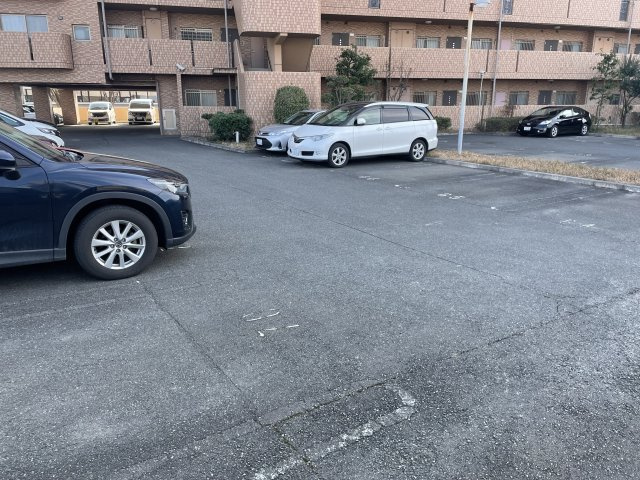 アソシア鳥栖ヴィンテージスクエアの駐車場
