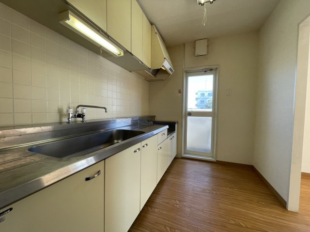 成田市玉造７丁目の賃貸マンションのキッチン