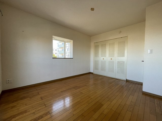 成田市玉造７丁目の賃貸マンションの洋室