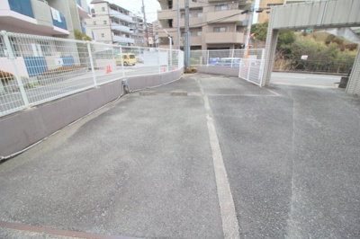 【駐車場】 | パラッツォ・デラ・ルナ