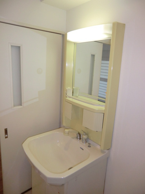 ロイヤルハイツ新北野Ⅱの独立洗面台