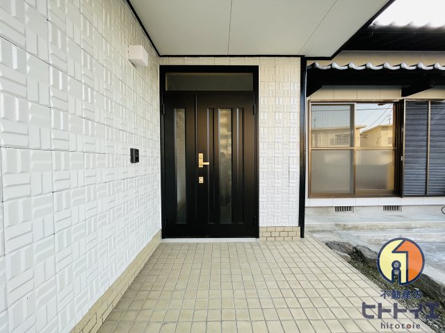 筑後市大字常用中古住宅のエントランス